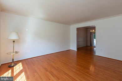 10116 Snowden Rd, Laurel, MD 20708 - photo 3