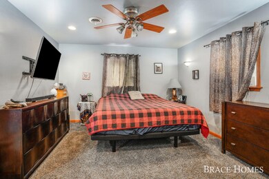 1030 Hunt St SE, Lowell, MI 49331 - photo 5