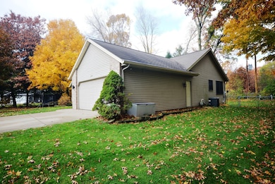 32890 Robin Rd, Paw Paw, MI 49079 - photo 4