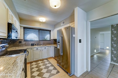 4201 W Hatcher Rd-5