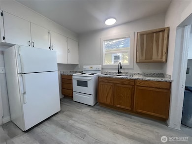 303 Methow St, Wenatchee, WA 98801 - photo 6