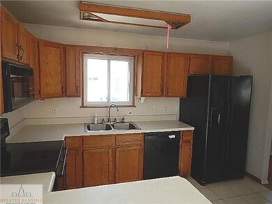 1707 S Holly Way, Lansing, MI 48910 - photo 3