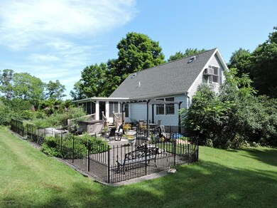 105 Pensyl Creek Rd, Stroudsburg, PA 18360 - photo 2