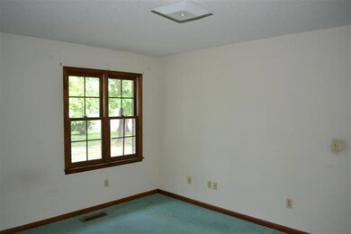 236 Deerfield Cir, Manchester, TN 37355 - photo 5