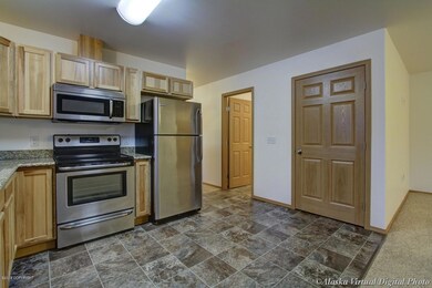2060 Lucille - Kitchen 3
