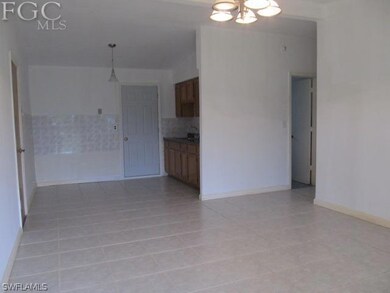 Newer tile throughout.