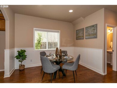 917 NW 2nd Ave, Canby, OR 97013 - photo 5