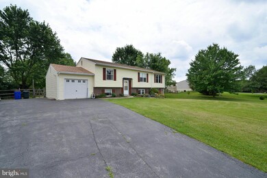 11014 Horseshoe Dr, Frederick, MD 21701 - photo 2