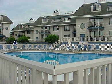 Swimming Pool/Hot Tub/Sauna. OUTDOOR POOL
