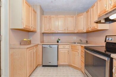 Milliken Hills Condominiums unit 6, Franklin, MA 02038 - photo 3