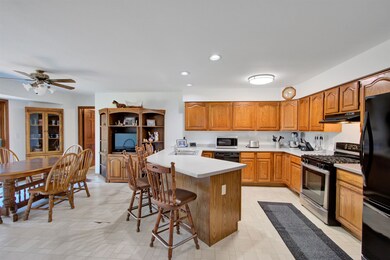 3684 Gray Log Ln, Stevens Point, WI 54482 - photo 6