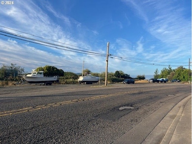 1009 Garibaldi Ave, Garibaldi, OR 97118 - photo 3