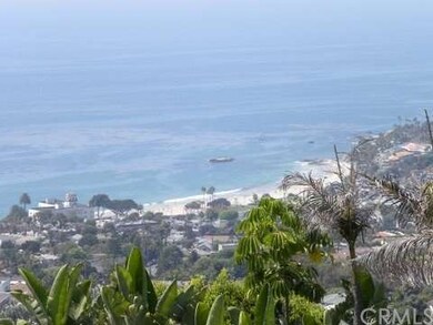 VIEW DOWNTOWN LAGUNA BEACH, HOTEL LAGUNA AND THE W
