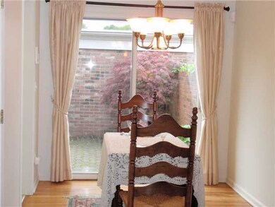 5348 Yorkshire Village Ln unit 15, Columbus, OH 43232 - photo 3