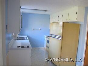 932 Brookside Camp Rd, Hendersonville, NC 28792 - photo 6