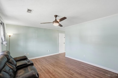 10044 Crusader Dr, Cincinnati, OH 45251 - photo 7