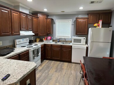 6055 E Pike St unit 6057, Bay Saint Louis, MS 39520 - photo 3