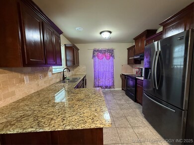 14640 S Maple Ave, Glenpool, OK 74033 - photo 4