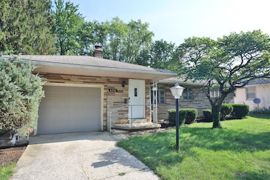 696 E Schreyer Place, Columbus, OH 43214 - photo 2