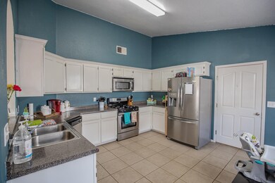 922 Larkspur Ave, Alamogordo, NM 88310 - photo 5