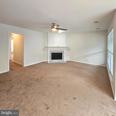 9250 Cardinal Forest Ln unit 201, Lorton, VA 22079 - photo 5
