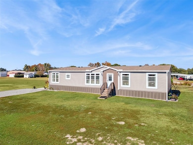 1193 NW 12th Ln, Lake Panasoffkee, FL 33538 - photo 2