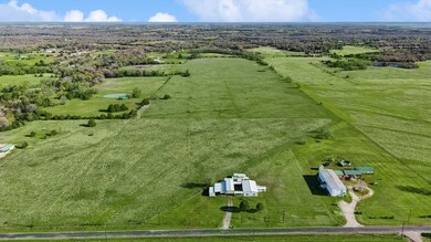 737 Sandusky Rd, Whitesboro, TX 76264 - photo 4