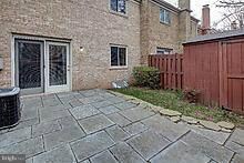 9649 Lindenbrook St, Fairfax, VA 22031 - photo 4