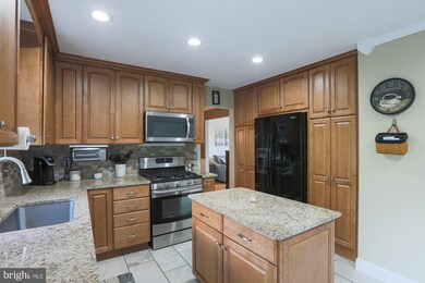 9534 Hallhurst Rd, Nottingham, MD 21236 - photo 7