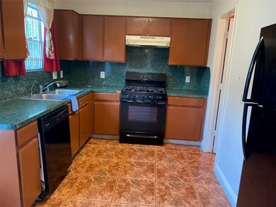 8818 High Mountain Dr, Houston, TX 77088 - photo 6