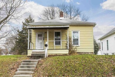 1116 9th St SE, Cedar Rapids, IA 52401 - photo 2