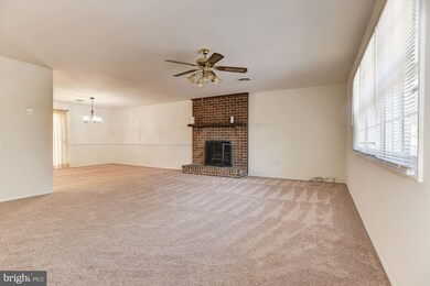 16525 Abbey Dr, Bowie, MD 20715 - photo 6