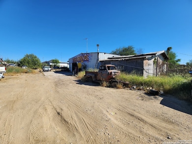 295 Ranch Rd 6086d Rd, Laredo, TX 78043 - photo 7