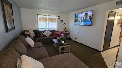 6021 Almendra Ave unit C, Bakersfield, CA 93309 - photo 3