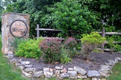 133 Trentwood Dr, Crossville, TN 38558 - photo 2