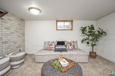 306 S Chicago Ave, Sioux Falls, SD 57103 - photo 5