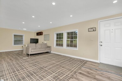 8451 Cross Anchor Rd, Enoree, SC 29335 - photo 4