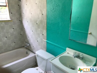 1212 W Martin Luther King Dr, San Marcos, TX 78666 - photo 7