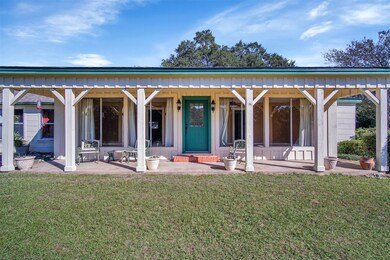 922 Hamilton St, Waller, TX 77484 - photo 4