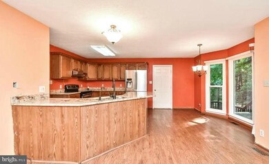6504 Forest Grove Dr, Fredericksburg, VA 22407 - photo 5