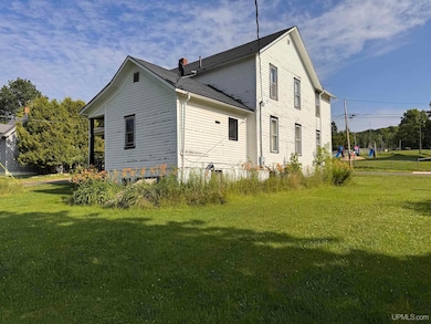 312 E Sellar St, Bessemer, MI 49911 - photo 3