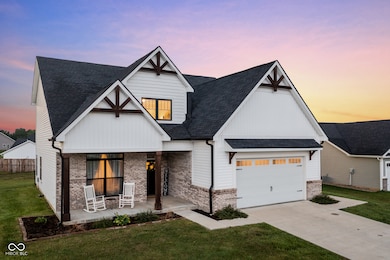 637 E Benjamin St, Ellettsville, IN 47429 - photo 2