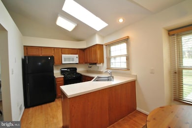 13199 Ladybank Ln, Herndon, VA 20171 - photo 5