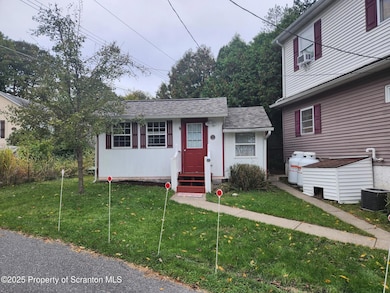 18 Circle Ave, Wapwallopen, PA 18660 - photo 3