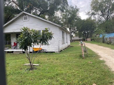 9633 Irby St, Houston, TX 77088 - photo 3