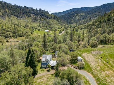 18435 E Evans Creek Rd, Rogue River, OR 97537 - photo 5