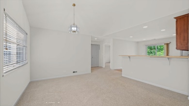 113 Stonewood Place unit 6D, Aurora, IL 60506 - photo 3