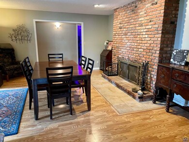 8425 SW 21st St, Topeka, KS 66615 - photo 3