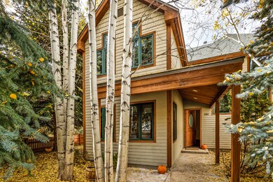 304SummersetLn_Front Exterior