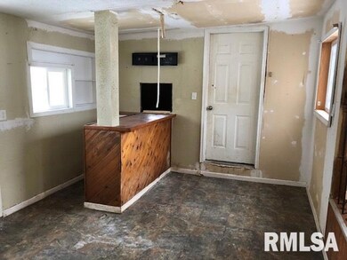 2628 W 49th St, Davenport, IA 52806 - photo 7